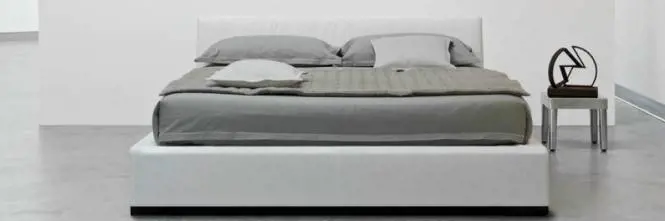 Giudice assolve commerciante di materassi: "Il letto è per dormire e non per fare sesso"
