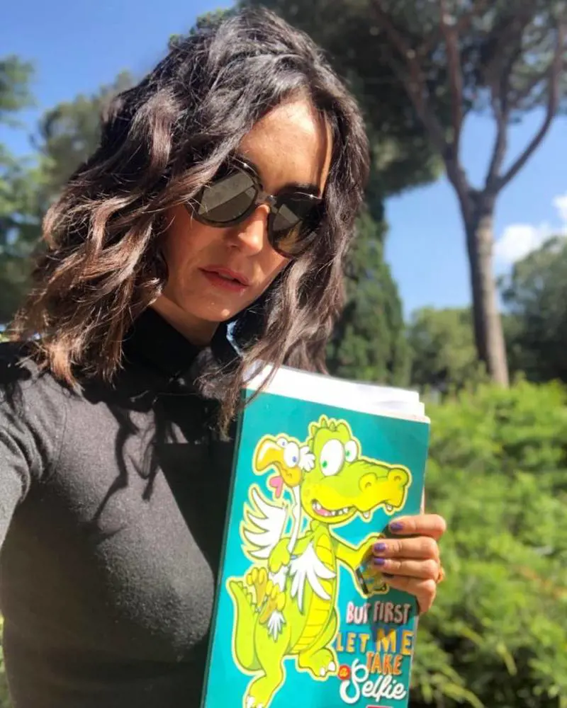 Caterina Balivo si scatta un selfie ma il web nota un dettaglio hot