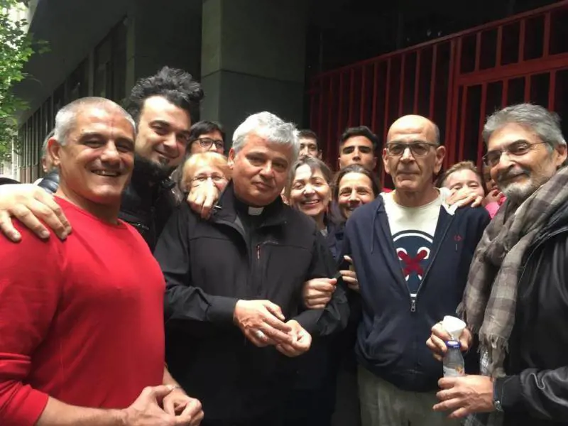 Così l'elemosiniere del Papa ha aiutato Salvini