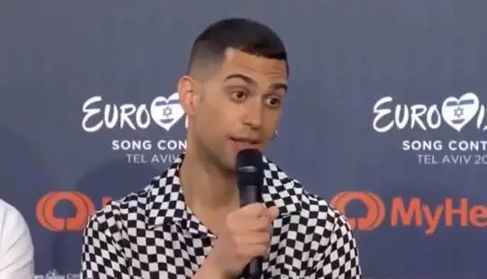 "Tu stai facendo il Ramadan...?". E Mahmood gela così il cronista