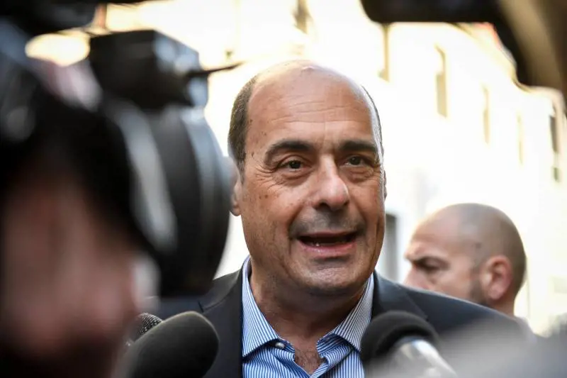 Zingaretti imita Salvini: "Pensiamo prima agli italiani..."