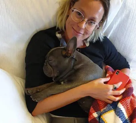 Federica Pellegrini salva un "drago barbuto" abbandonato in piscina