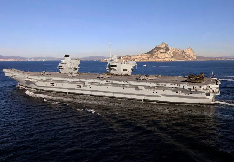 Gran Bretagna, il comandante della Queen Elizabeth nei guai per un'auto