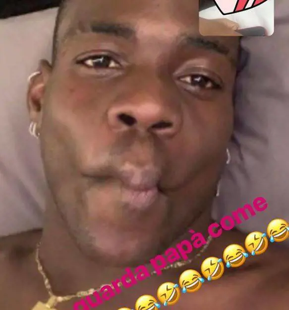 Mario Balotelli perde il controllo: "Sei brutto", "Sbagli, è grosso..."
