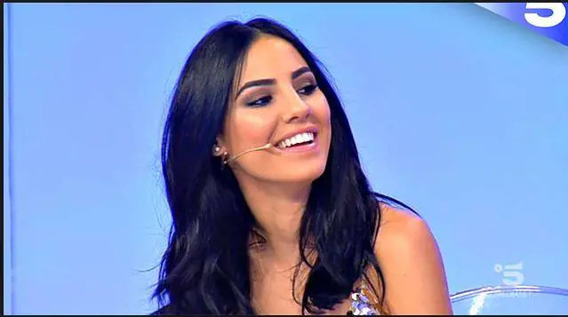 Giulia De Lellis risponde alle critiche: "I commenti negativi? Non hanno peso nella mia vita"