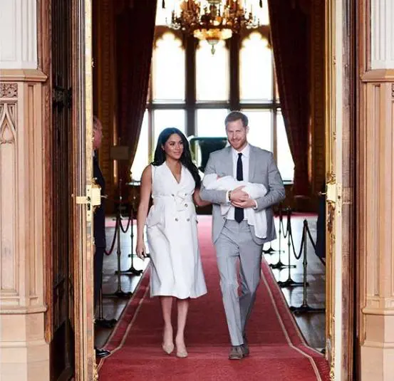 Il Principe Harry senza Meghan, l'apparizione a sorpresa alle nozze di Lady Gabriella Windsor