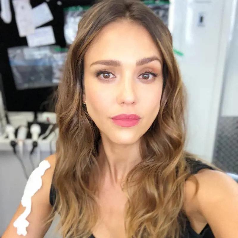Jessica Alba si vergognava di piacere agli uomini 