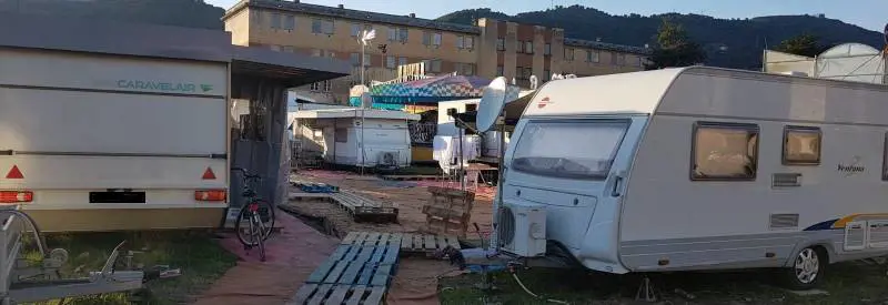 Furto di energia elettrica per il Luna Park: denunciati 12 giostrai sinti
