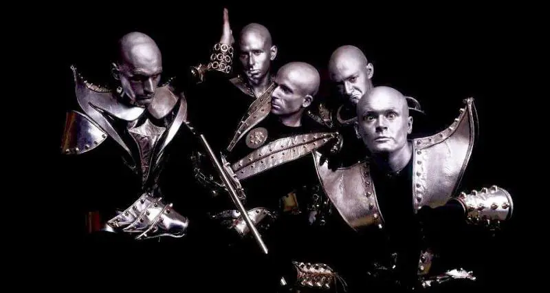 "Siamo i visionari Rockets. Torniamo dal passato per suonare il futuro"