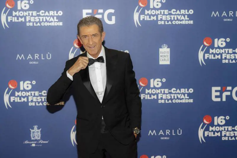 Ezio Greggio: "Il primo appuntamento con Romina un segno del destino"