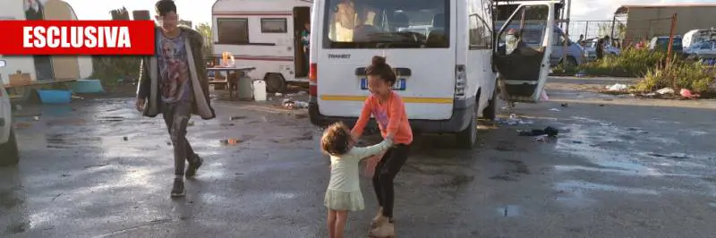 Rom sgomberati e abbandonati: più di 100 bambini senza diritti 