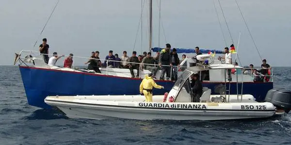Migranti, la tratta dalla Turchia e il mistero degli scafisti russi