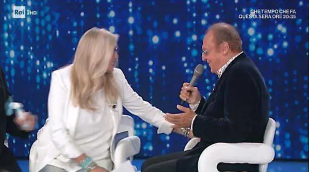 Domenica In, la Venier a Renzo Arbore: "Allora mi tradivi". Lui: "Non con le ballerine"