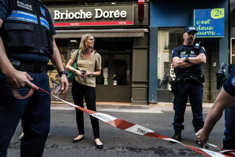 Pacco bomba a Lione, fermata una famiglia algerina