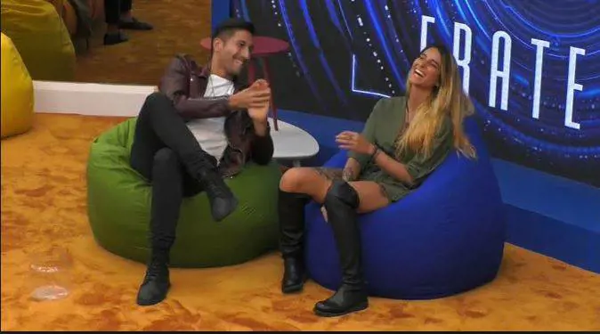 Gf, Gianmarco stuzzica Erica: "Fammi un bel massaggio"