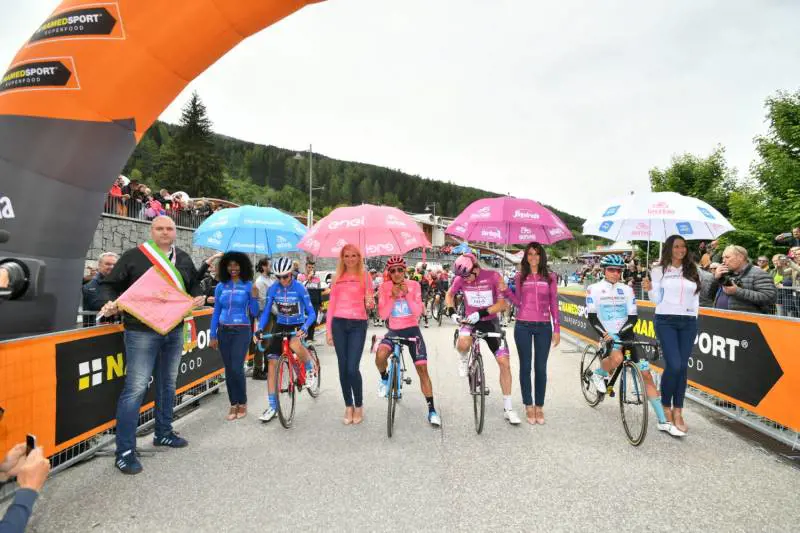 Giro d'Italia, Peters vince la 17esima tappa. Carapaz guadagna su Nibali e Roglic