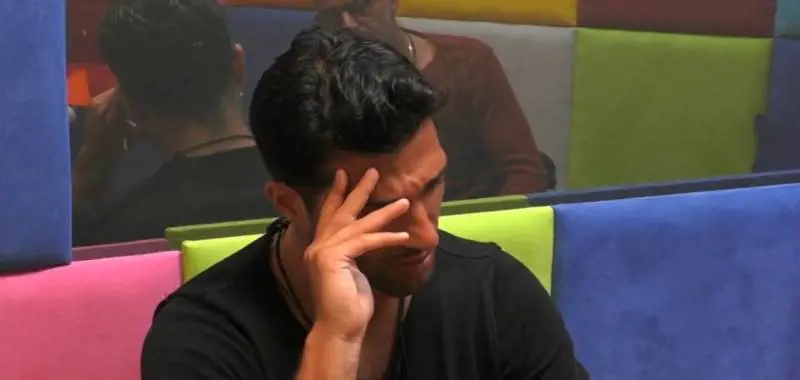 Gf, Michael Terlizzi scoppia in lacrime: “Ho solo pensieri negativi”