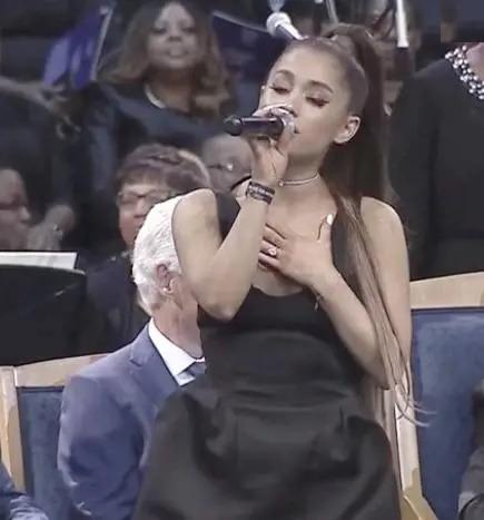 Ariana Grande annulla due date del tour per una reazione allergica