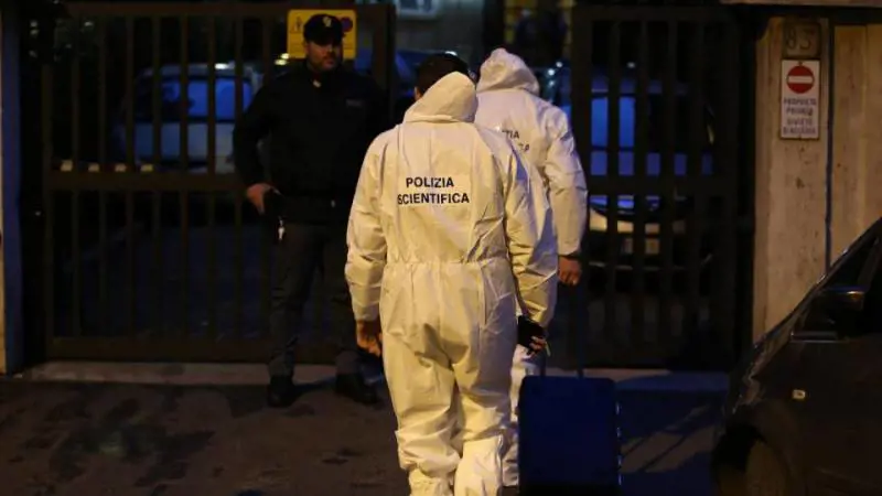 Omicidio di Collepasso, il figlio al pm: "Dopo la morte di papà ho cucinato il ragù"