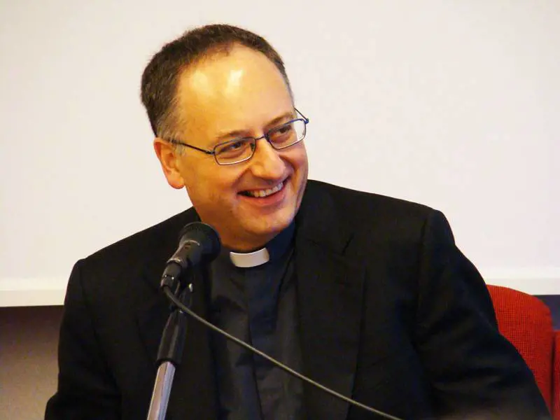 Spadaro alza il muro anti Lega e ignora il Papa: "Abbiamo un rospo nel Paese"