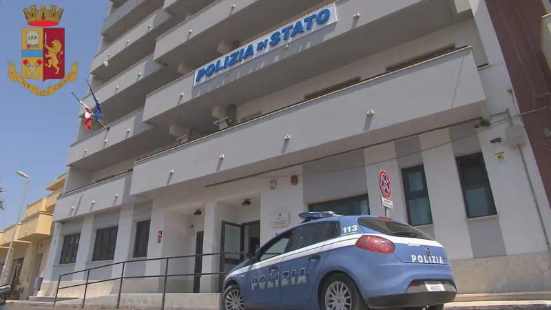 Breaking Bad Mazara: fermato ad un posto di blocco, scappa e getta la cocaina