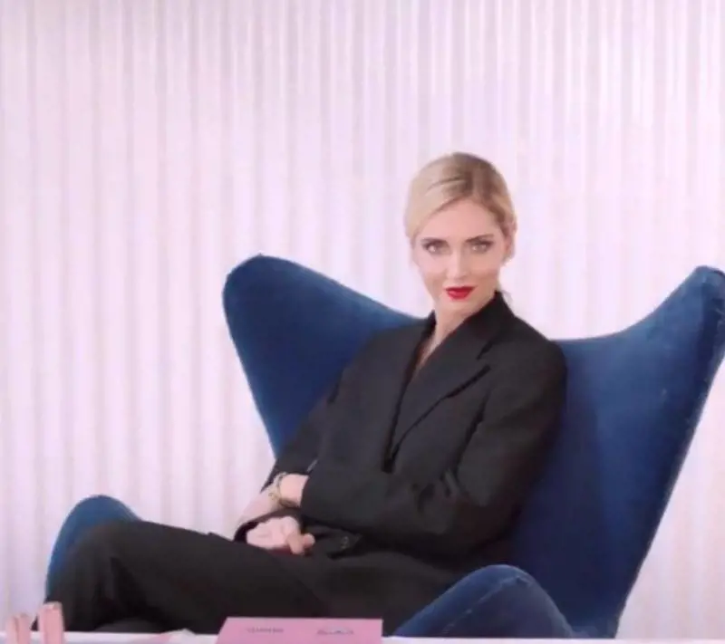 "I tuoi trucchi sono scadenti. La gente se n'è accorta". Ferragni attaccata su Instagram