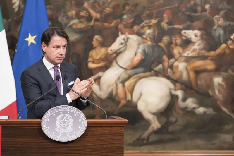 L'ultimatum di Conte a Salvini e Di Maio: "Basta provocazioni o mi dimetto"
