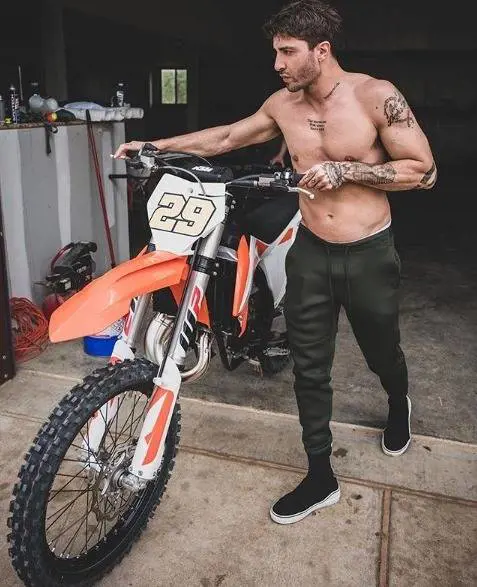 Andrea Iannone e Giulia De Lellis hanno un flirt?