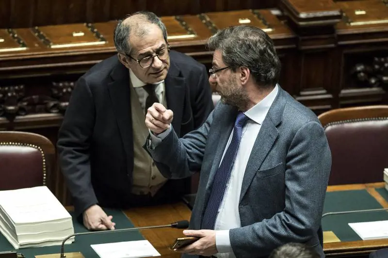"Una soluzione", "Non servono". Adesso la lite è sui minibot