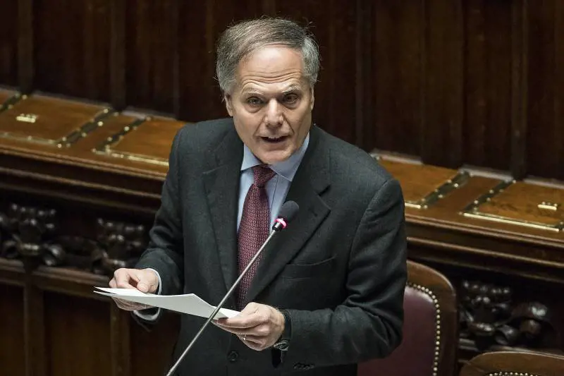 Anche Moavero in campo ​per bocciare i minibot
