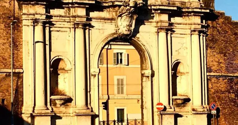 Porta Portese, rissa a sprangate e pugni durante il mercato