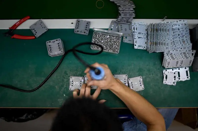 "Basta con la dipendenza dall'Asia". Bruxelles vuol investire sui microchip