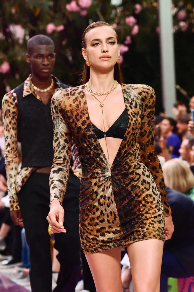 Irina Shayk sulle passerelle italiane dimentica Cooper