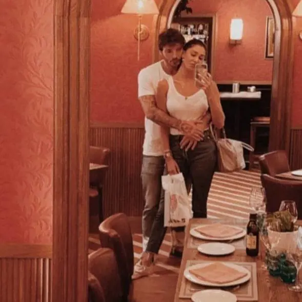 Belen Rodriguez: "Mi sculaccio il sedere da sola"