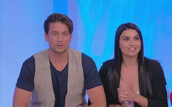 Uomini e Donne, Andrea difende Teresa dalle critiche: "La felicità è bello ostentarla"