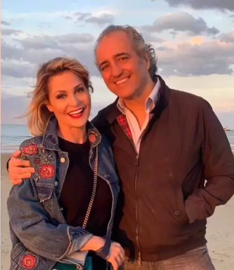 Simona Ventura romantica: "C’è una grande felicità nel dirti ti amo"
