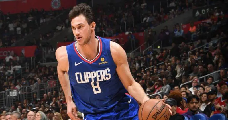 Campo da basket di quartiere il Gruppo Sisal al fianco del campione Danilo Gallinari