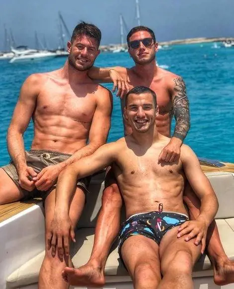 Estate 2019 "a tutta addominali" per i calciatori in vacanza