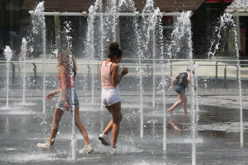 Meteo da bollino rosso: caldo e afa nel weekend. Ma martedì stop all'estate