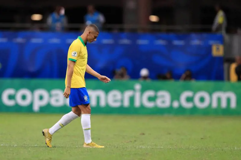 Brasile, Richarlison ha la parotite: calciatori e staff vaccinati d'urgenza