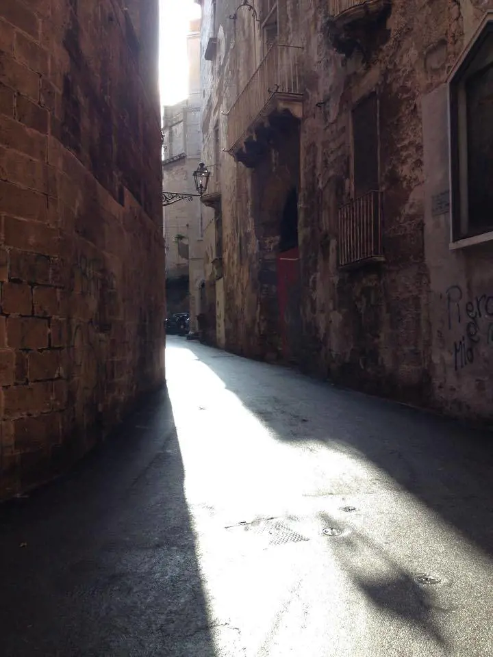 Taranto, sparatoria in pieno giorno nel borgo antico
