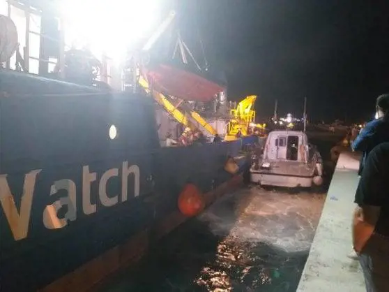 Ora Sea Watch accusa la Gdf: "Manovra ostruttiva irresponsabile"