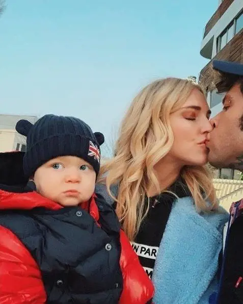 "Mamma, papi... Tette" Le prime parole di Leone "Ferragnez"