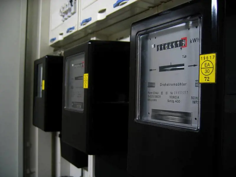 Case Aler, gli abusivi diventano "ladri" di elettricità