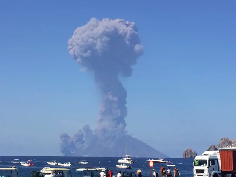L'avvertimento dell'Ingv: ​"Lo Stromboli è in stato di apparente instabilità"