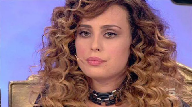Sara Affi Fella in lacrime: “È un anno che mi sento buttare m..."