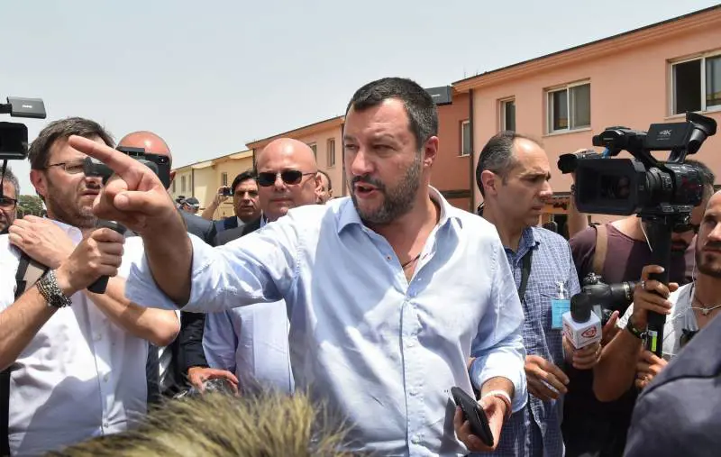 Bibbiano, nervo scoperto Pd. L'ira per la visita di Salvini