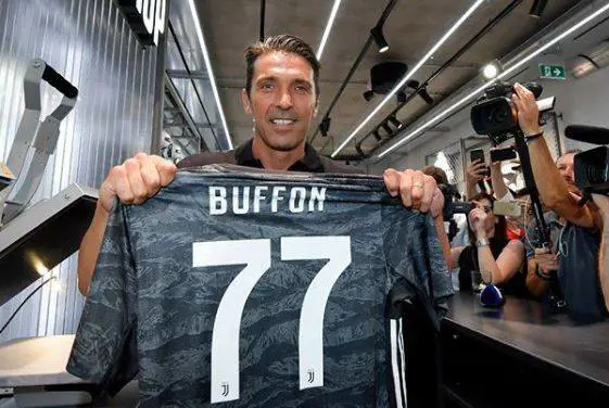 Juve, Buffon torna alla Continassa: "Come il primo giorno di scuola"