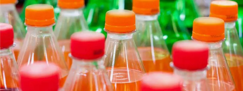 Lo zucchero nelle bevande gassate aumenta il rischio di tumore. Il risultato di uno studio francese sulla salute
