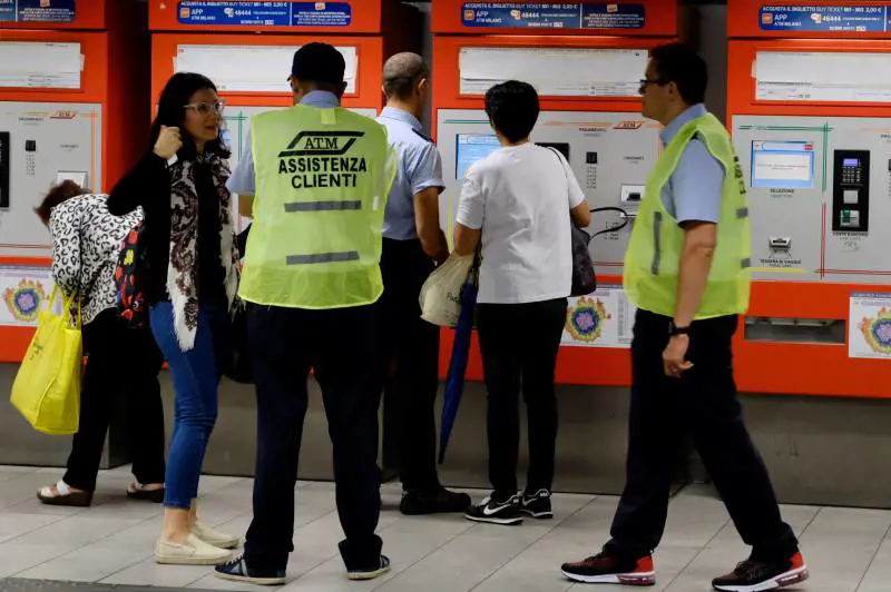 Via a metro e tram a 2 euro tra flash mob e proteste